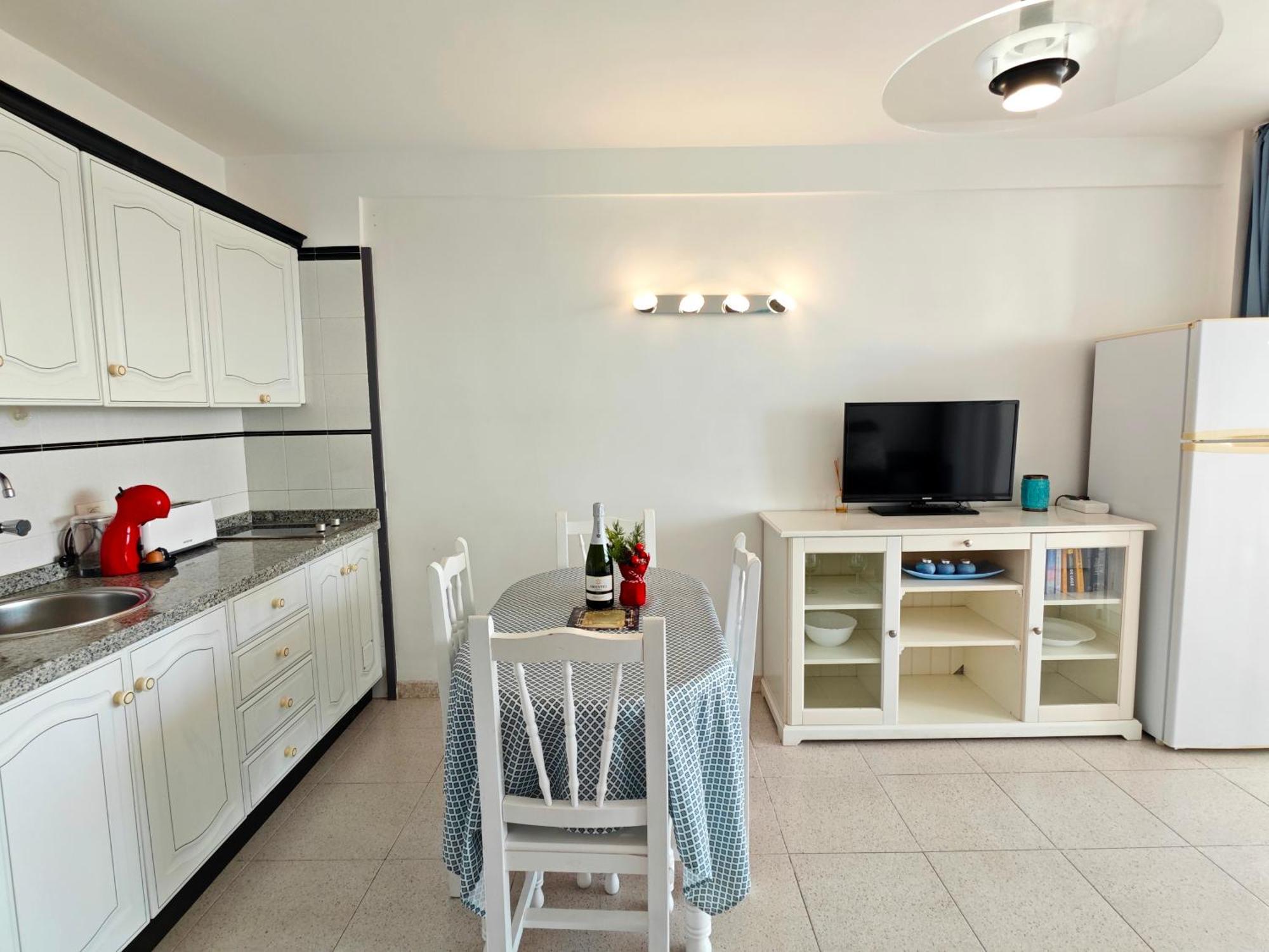 Blanco&Azul - Comfortable Ocean View Apartment Next To The Beach Playa de las Americas  Ngoại thất bức ảnh